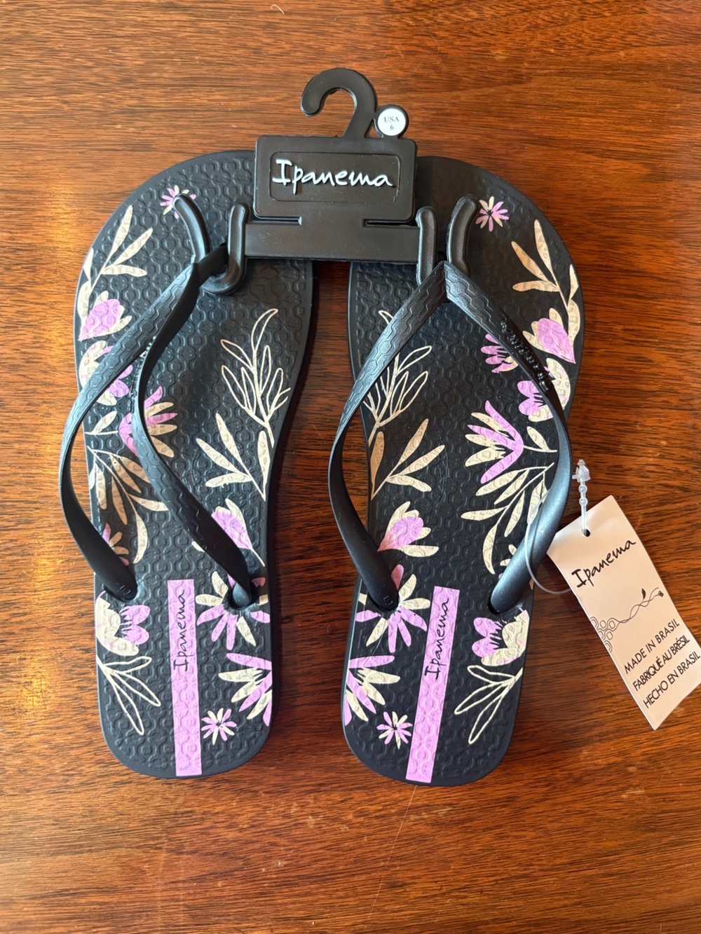 Ipanema Classica Happy XVIII Floral Flip Flops Black Pink NWT Women’s 6